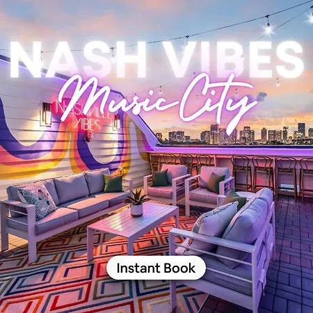 Game Room & Rooftop Deck At Downtown Nashville